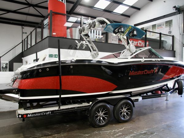 2016 MASTERCRAFT X26 SALTWATER SERIES ON BOARD HEAD
