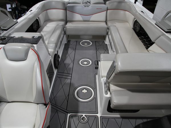 2016 MASTERCRAFT X26 SALTWATER SERIES ON BOARD HEAD