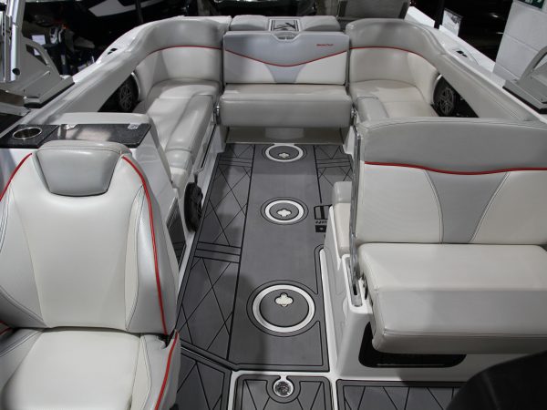 2016 MASTERCRAFT X26 SALTWATER SERIES ON BOARD HEAD