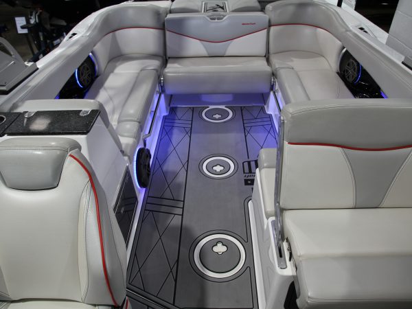 2016 MASTERCRAFT X26 SALTWATER SERIES ON BOARD HEAD
