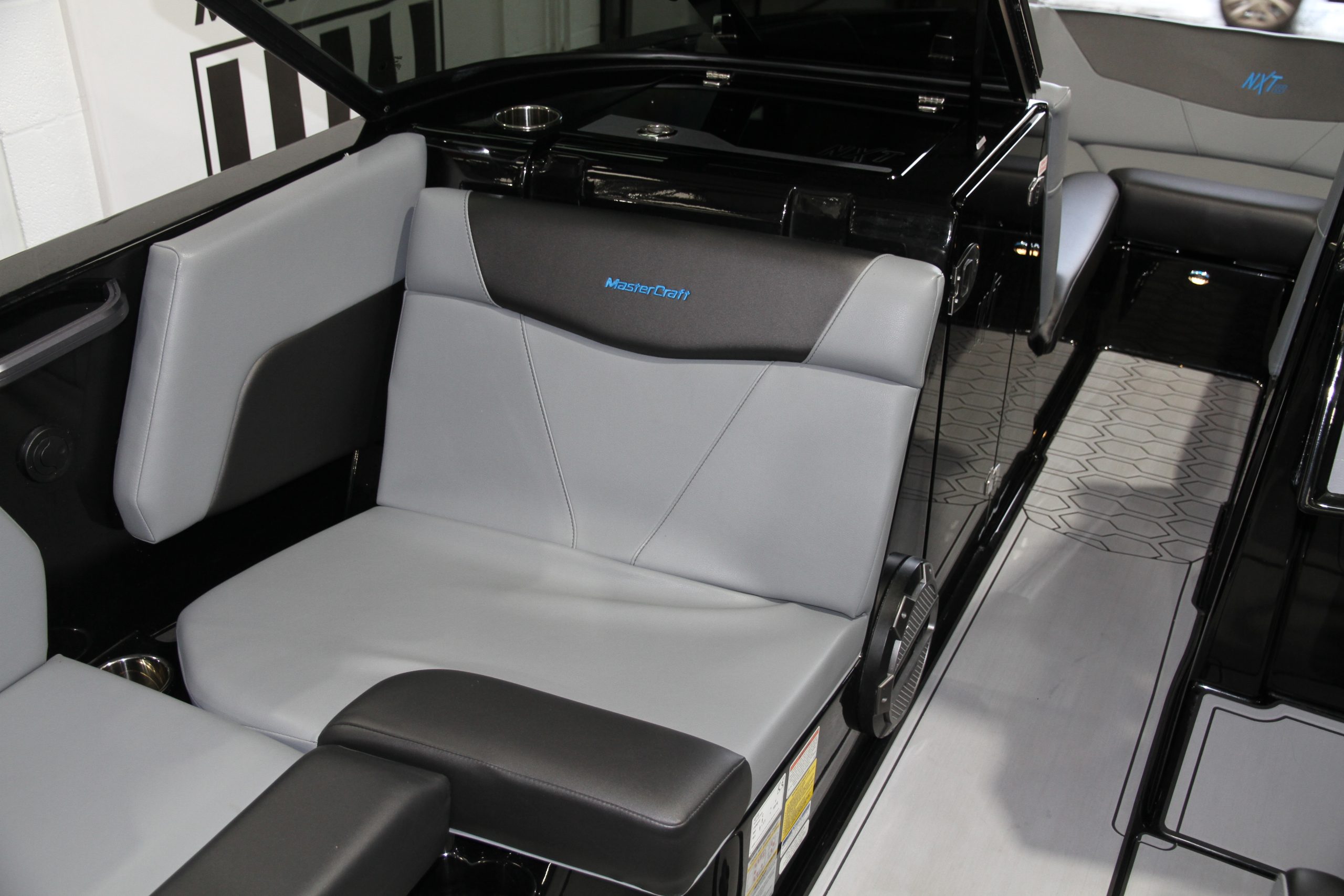 2022 MASTERCRAFT NXT22 DUAL FUEL LPG SALTWATER Boat