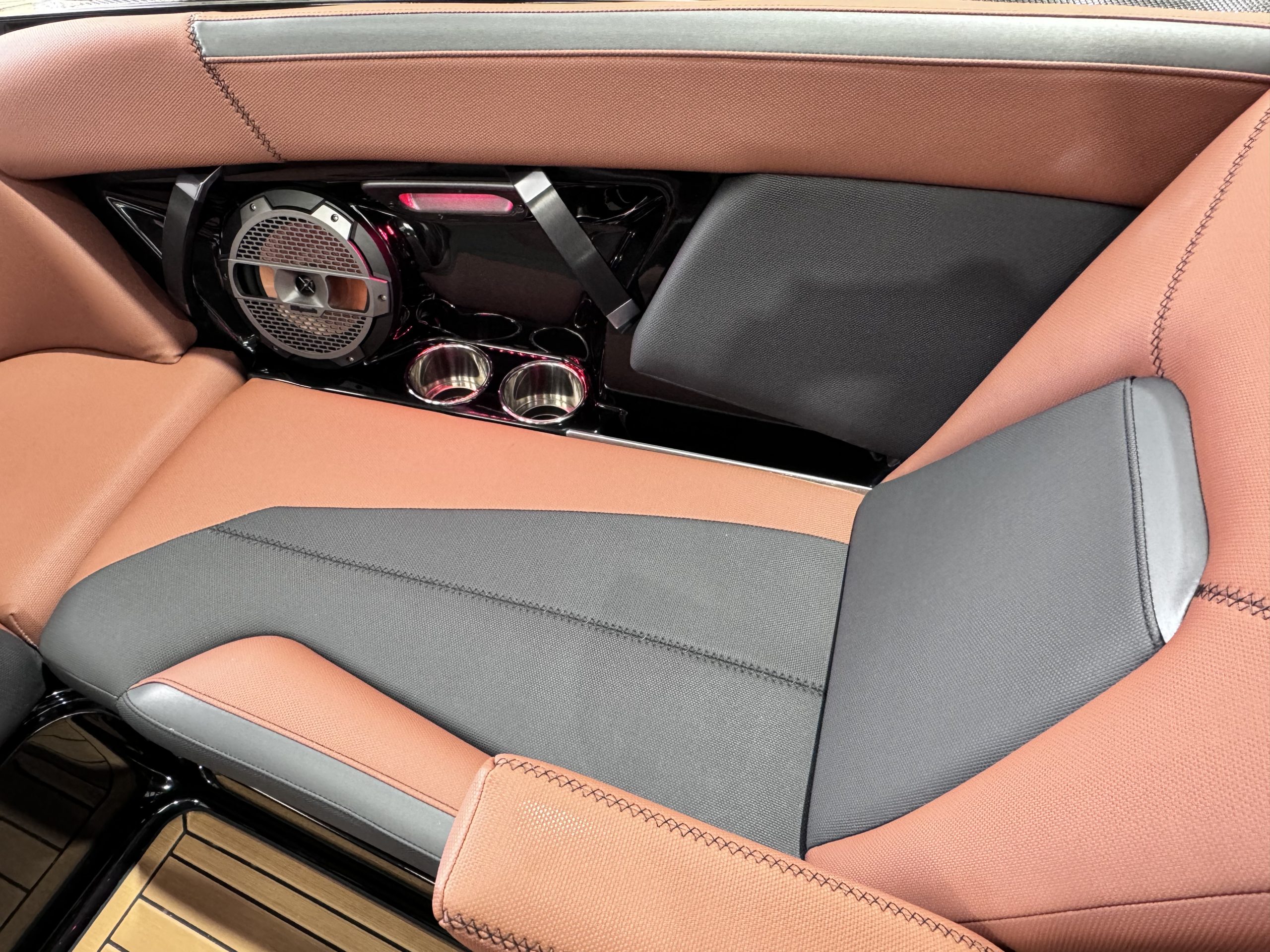 2020 MasterCraft XStar 7.4L Engine Boat Seats