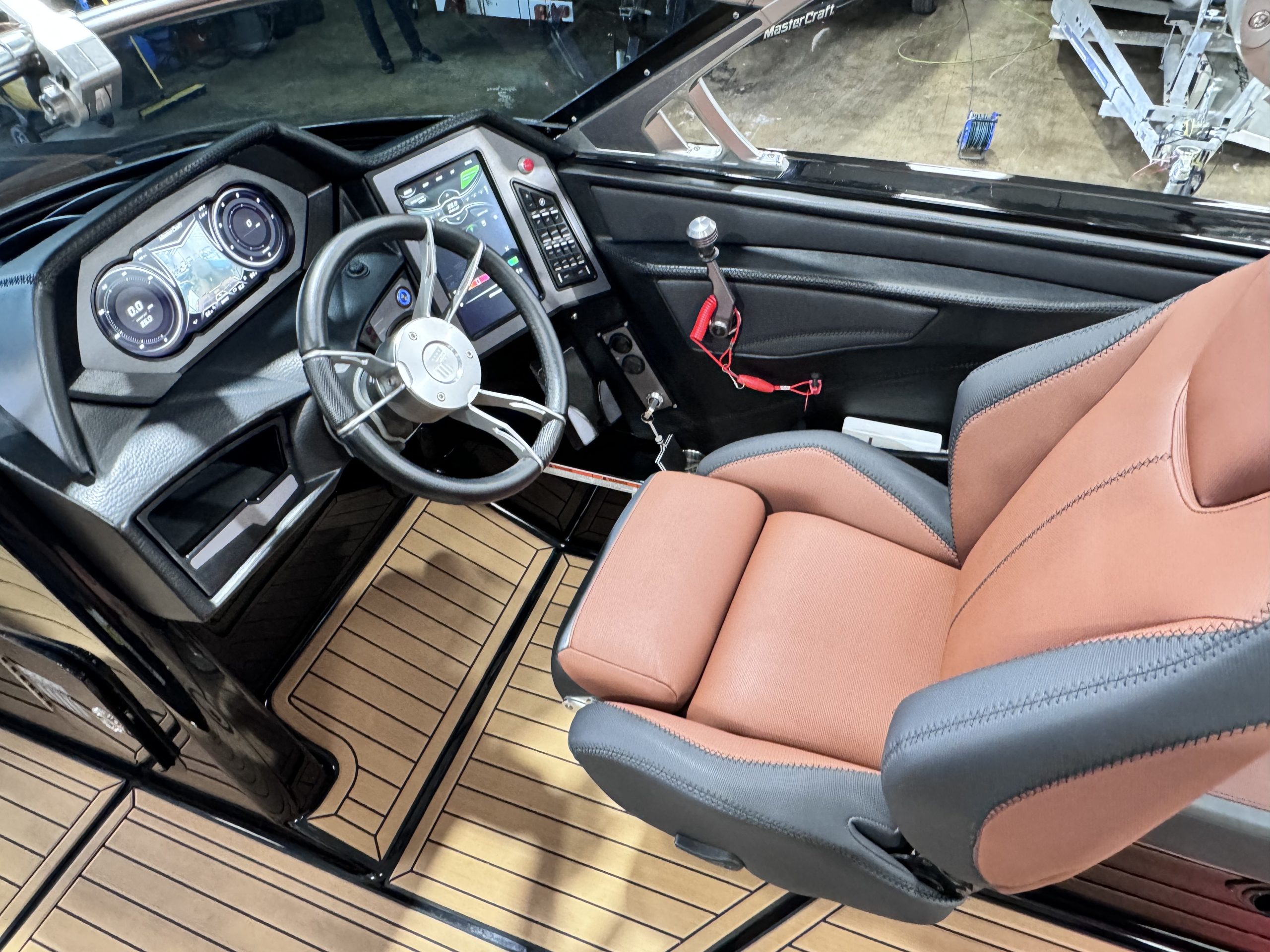 2020 MasterCraft XStar Boat Steering