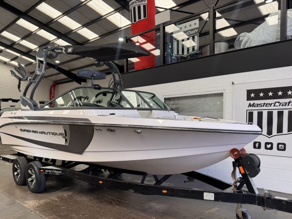 2015 SKI NAUTIQUE 210 SURF COAST EDITION