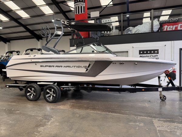 2015 SKI NAUTIQUE 210 SURF COAST EDITION 🍁 ADVANTAGE EVENT £59,995 🍁