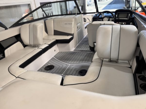 2015 SKI NAUTIQUE 210 SURF COAST EDITION 🍁 ADVANTAGE EVENT £59,995 🍁