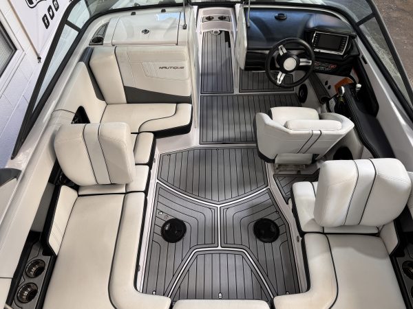 2015 SKI NAUTIQUE 210 SURF COAST EDITION 🍁 ADVANTAGE EVENT £59,995 🍁