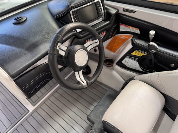 2015 SKI NAUTIQUE 210 SURF COAST EDITION 🍁 ADVANTAGE EVENT £59,995 🍁