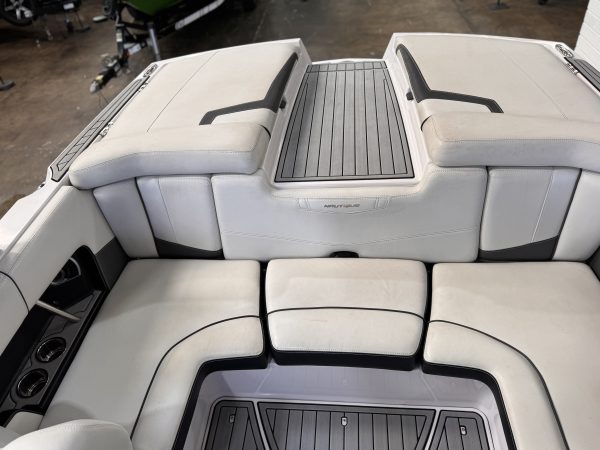 2015 SKI NAUTIQUE 210 SURF COAST EDITION 🍁 ADVANTAGE EVENT £59,995 🍁