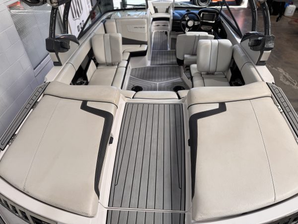 2015 SKI NAUTIQUE 210 SURF COAST EDITION 🍁 ADVANTAGE EVENT £59,995 🍁