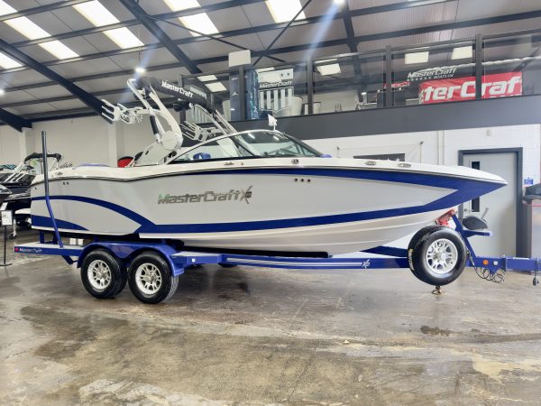 2017 MASTERCRAFT X23 SALTWATER SERIES