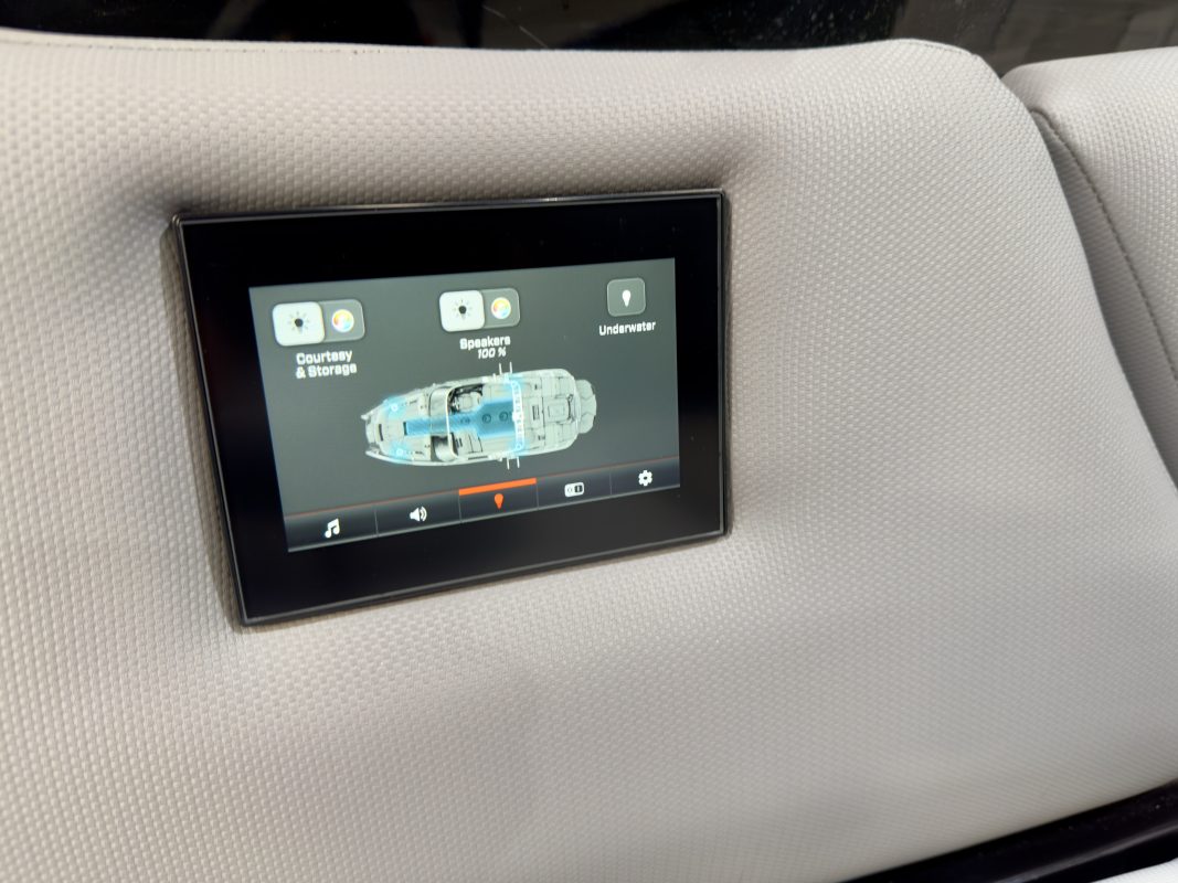 Mastercraft boats touch screen