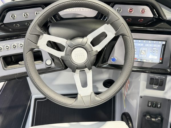 2023 MASTERCRAFT NXT23 SILVER ICON PACKAGE VAT QUALIFYING