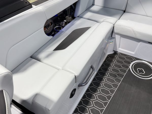 2023 MASTERCRAFT NXT23 SILVER ICON PACKAGE VAT QUALIFYING