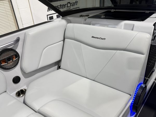 2023 MASTERCRAFT NXT23 SILVER ICON PACKAGE VAT QUALIFYING