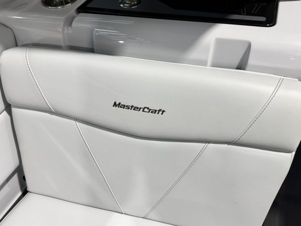 2023 MASTERCRAFT NXT23 SILVER ICON PACKAGE VAT QUALIFYING