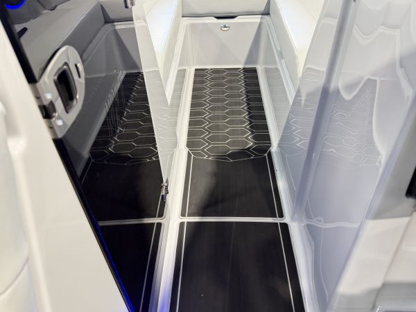 2023 MASTERCRAFT NXT23 SILVER ICON PACKAGE VAT QUALIFYING