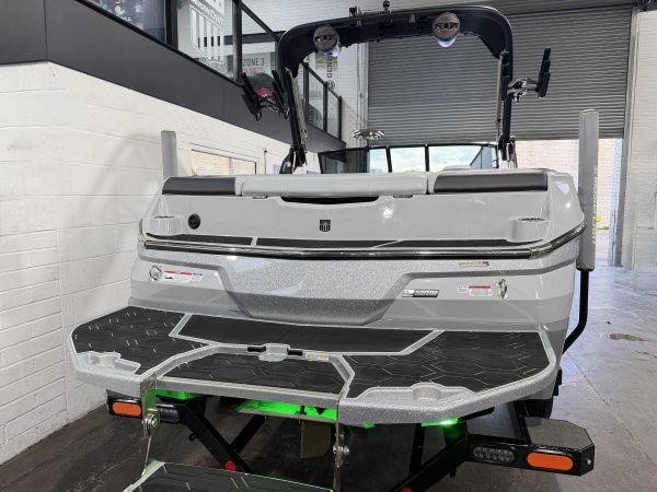 2023 MASTERCRAFT NXT23 SILVER ICON PACKAGE VAT QUALIFYING