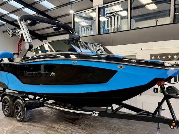 2022 MasterCraft XT22