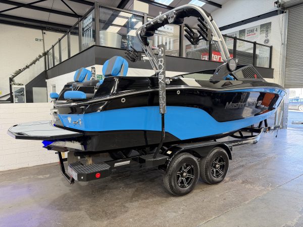 2022 MasterCraft XT22