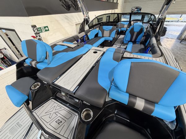 2022 MasterCraft XT22
