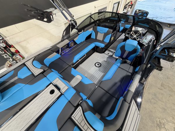 2022 MasterCraft XT22