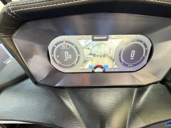 2022 MasterCraft XT22