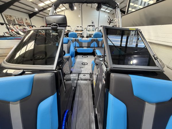 2022 MasterCraft XT22