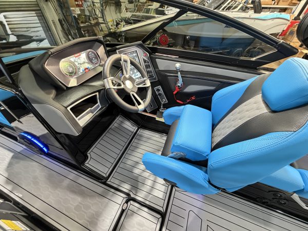 2022 MasterCraft XT22