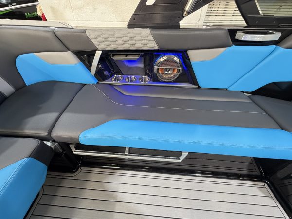 2022 MasterCraft XT22