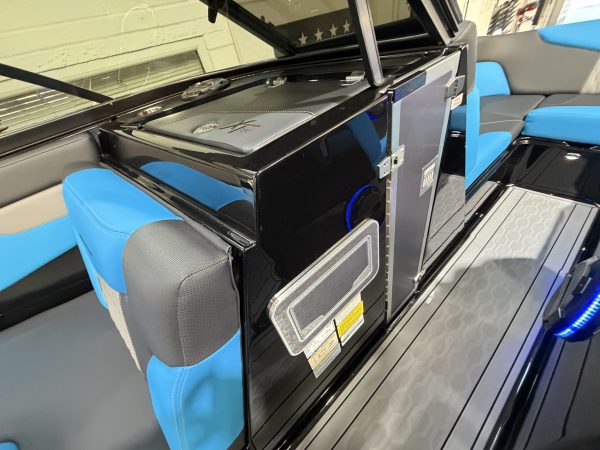 2022 MasterCraft XT22