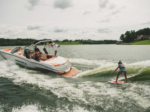 MasterCraft Wakesurfing