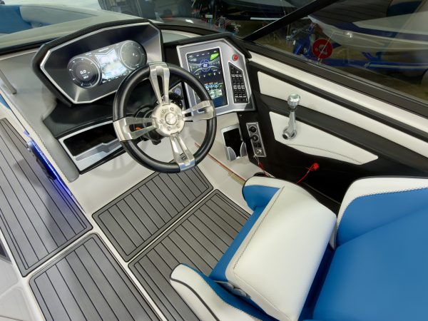 2018 MASTERCRAFT X26 SALTWATER SERIES