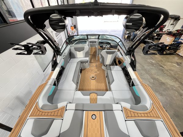 2027 MASTERCRAFT XT22 SALTWATER SERIES