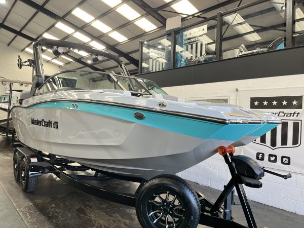 2027 MASTERCRAFT XT22 SALTWATER SERIES