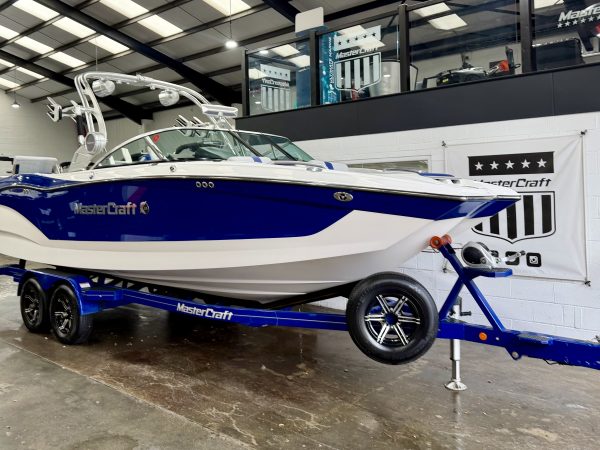 2021 MasterCraft X24 VERY LOW HOURS