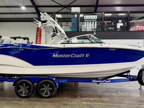 2021 MasterCraft X24 VERY LOW HOURS