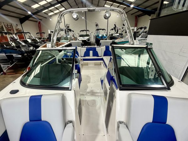 2021 MasterCraft X24 VERY LOW HOURS