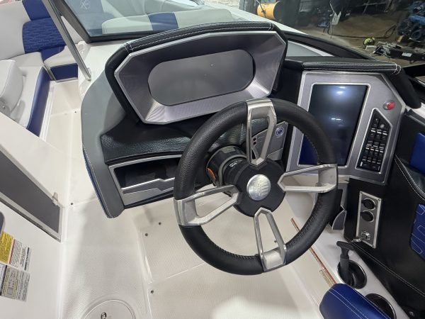 2021 MasterCraft X24 VERY LOW HOURS