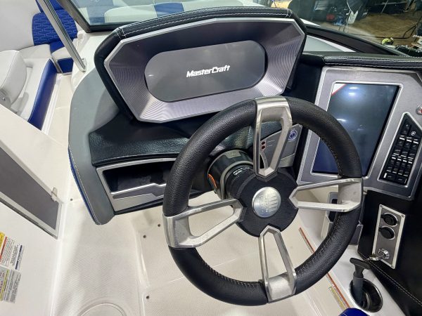 2021 MasterCraft X24 VERY LOW HOURS