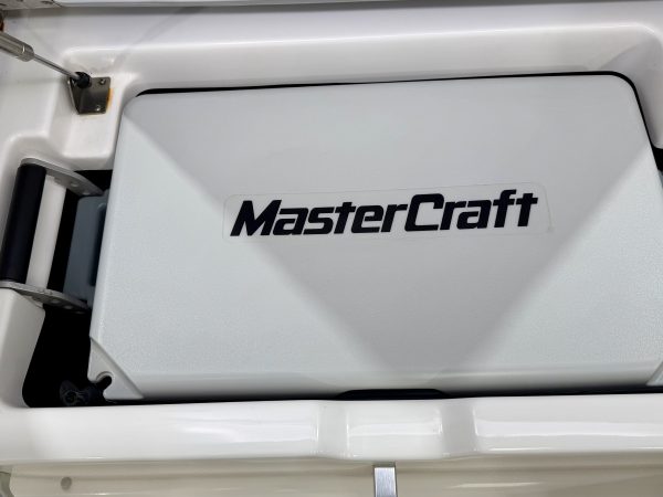 2021 MasterCraft X24 VERY LOW HOURS
